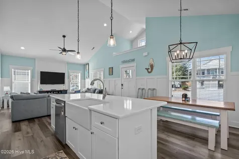134 NE 5th Street Oak Island NC 28465