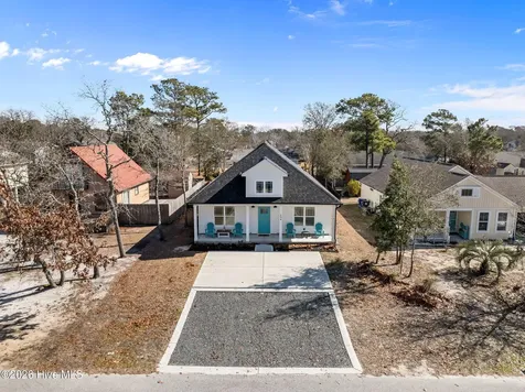 134 NE 5th Street Oak Island NC 28465