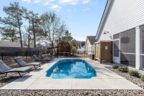 134 NE 5th Street Oak Island NC 28465
