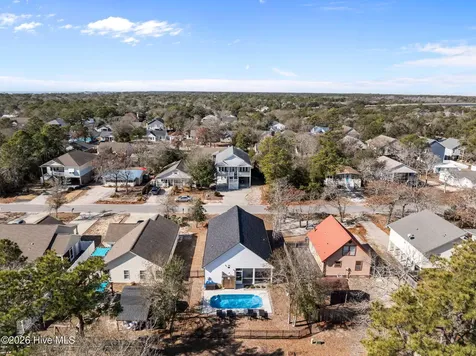 134 NE 5th Street Oak Island NC 28465
