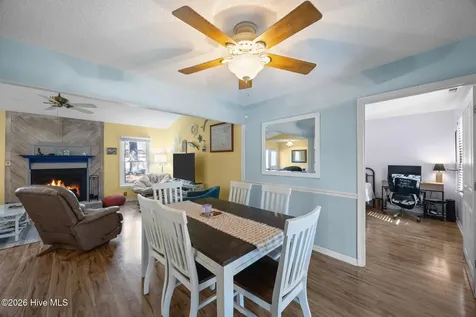 802 Black Swan Road New Bern NC 28560