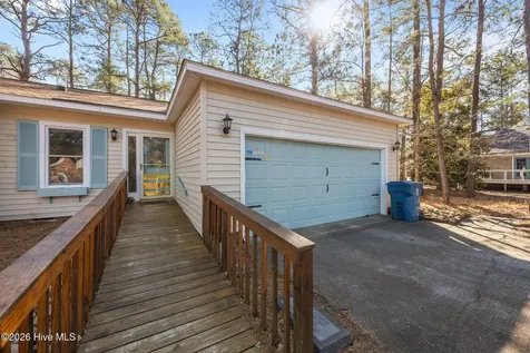 802 Black Swan Road New Bern NC 28560