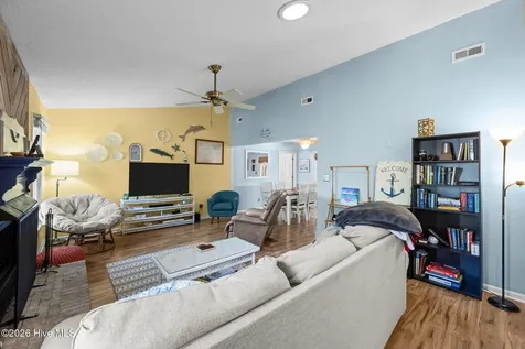 802 Black Swan Road New Bern NC 28560