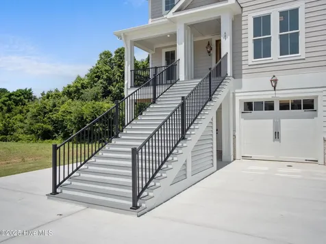 609 Cannonsgate Drive Newport NC 28570