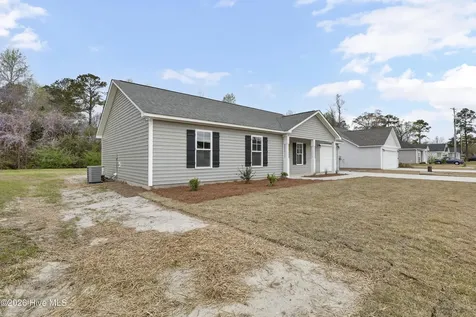 506 Hadnot Avenue Maysville NC 28555