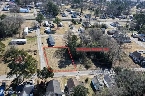 Off Of S Chestnut Street Mount Olive NC 28365