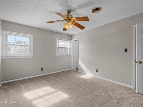 422 Thomas Drive Jacksonville NC 28546