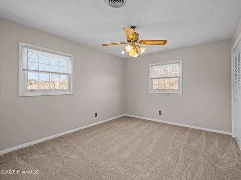 422 Thomas Drive Jacksonville NC 28546