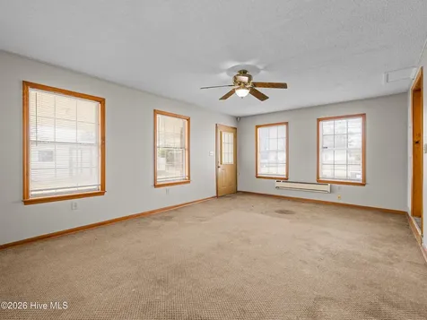 422 Thomas Drive Jacksonville NC 28546