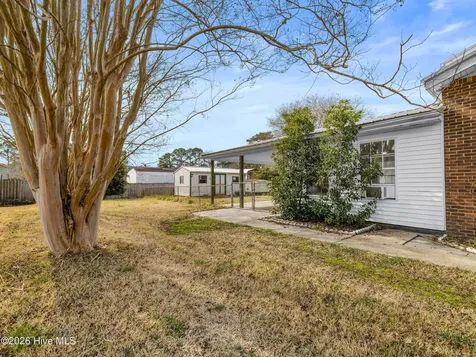 422 Thomas Drive Jacksonville NC 28546