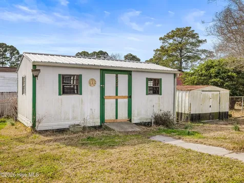 422 Thomas Drive Jacksonville NC 28546