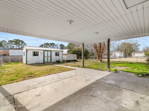 422 Thomas Drive Jacksonville NC 28546