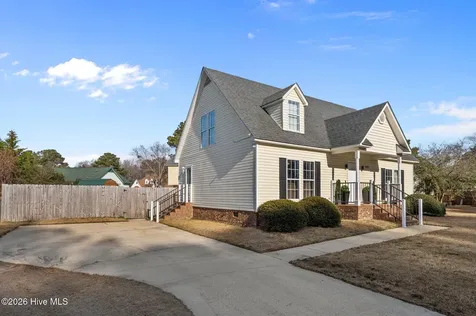 905 Autumn Drive Greenville NC 27834