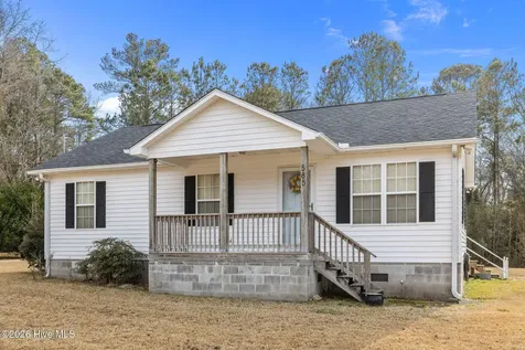 585 Roberts Road Newport NC 28570