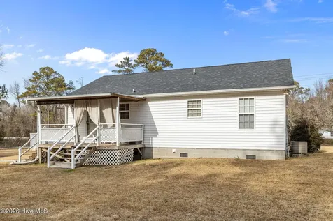 585 Roberts Road Newport NC 28570