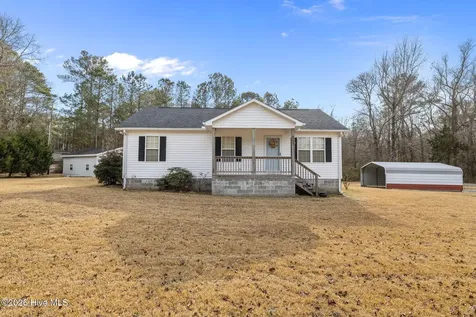 585 Roberts Road Newport NC 28570