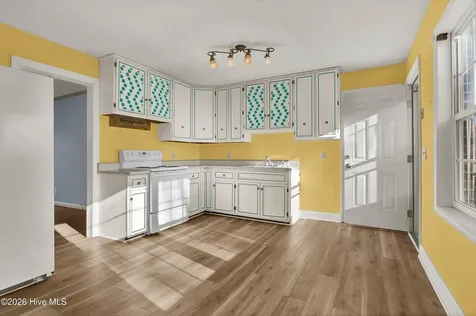 3533 Middle Sound Loop Road Wilmington NC 28411