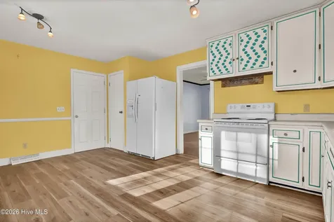 3533 Middle Sound Loop Road Wilmington NC 28411