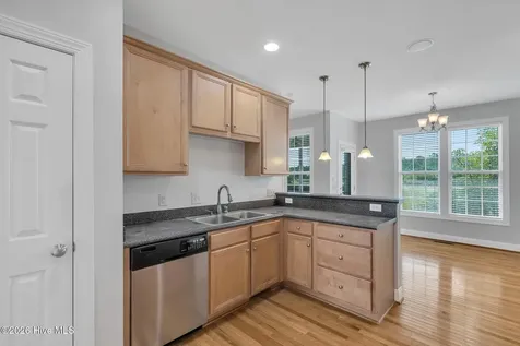 417 Meadowland Circle Maple Hill NC 28454