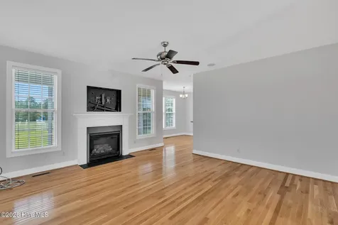 417 Meadowland Circle Maple Hill NC 28454