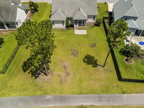 417 Meadowland Circle Maple Hill NC 28454