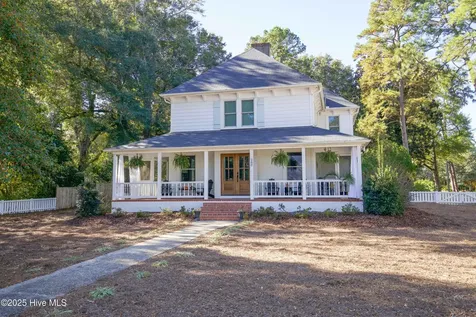 280 W Connecticut Avenue Southern Pines NC 28387