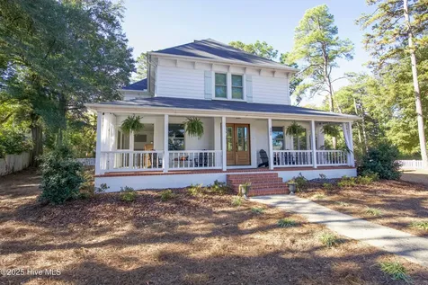 280 W Connecticut Avenue Southern Pines NC 28387