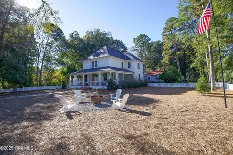 280 W Connecticut Avenue Southern Pines NC 28387