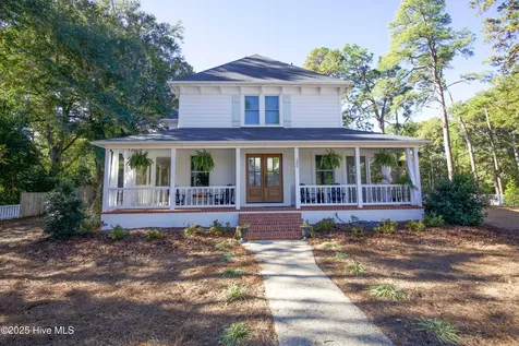 280 W Connecticut Avenue Southern Pines NC 28387