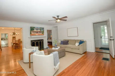 280 W Connecticut Avenue Southern Pines NC 28387