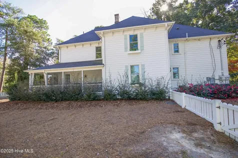 280 W Connecticut Avenue Southern Pines NC 28387