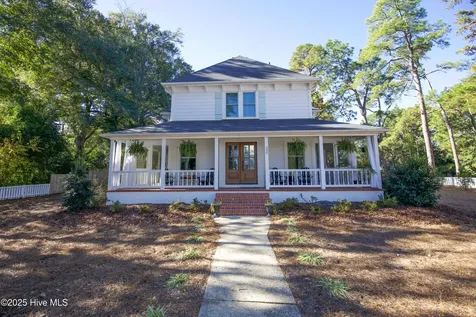 280 W Connecticut Avenue Southern Pines NC 28387