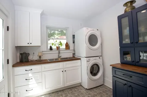280 W Connecticut Avenue Southern Pines NC 28387