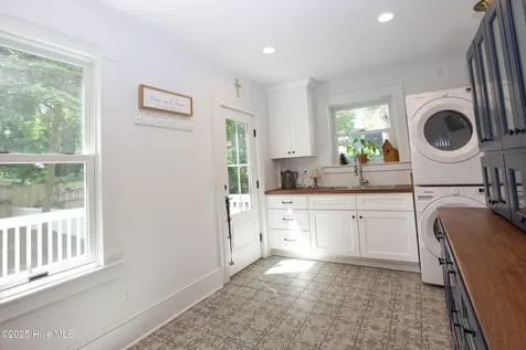 280 W Connecticut Avenue Southern Pines NC 28387