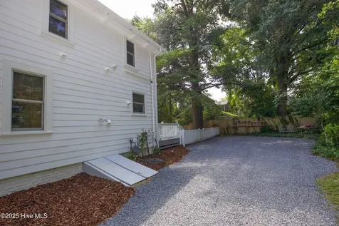 280 W Connecticut Avenue Southern Pines NC 28387