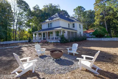 280 W Connecticut Avenue Southern Pines NC 28387