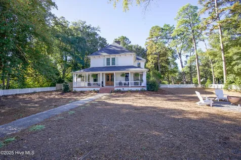 280 W Connecticut Avenue Southern Pines NC 28387