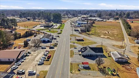 903 N Breazeale Avenue Mount Olive NC 28365