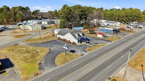 903 N Breazeale Avenue Mount Olive NC 28365