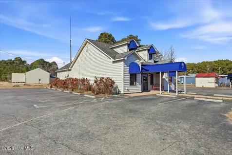 903 N Breazeale Avenue Mount Olive NC 28365