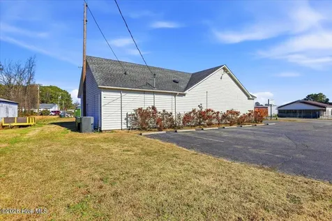 903 N Breazeale Avenue Mount Olive NC 28365
