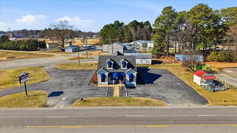 903 N Breazeale Avenue Mount Olive NC 28365