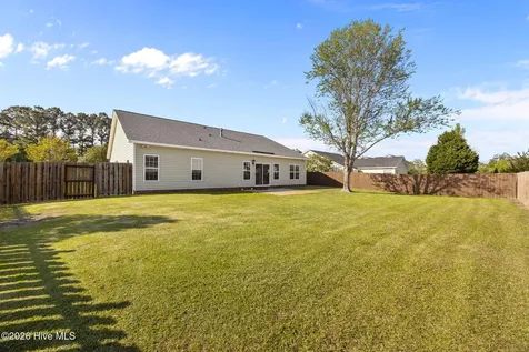 102 Blackheath Drive New Bern NC 28560