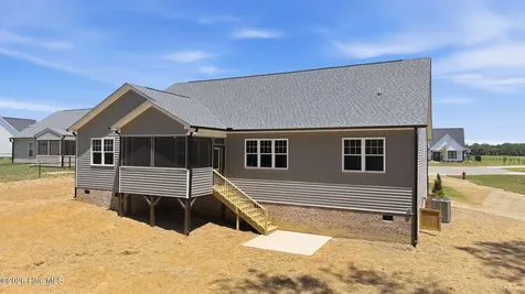 5142 Willows Edge Drive Sims NC 27880