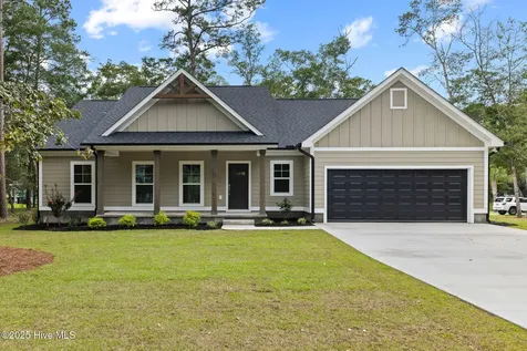 745 Lakeside Drive SE Bolivia NC 28422