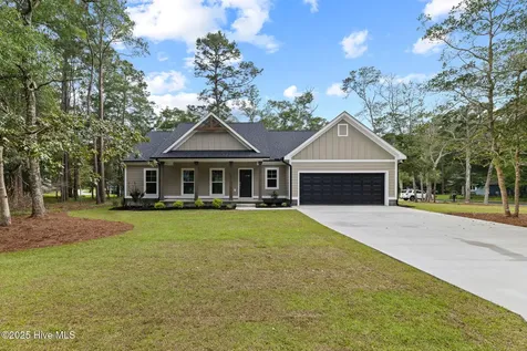 745 Lakeside Drive SE Bolivia NC 28422