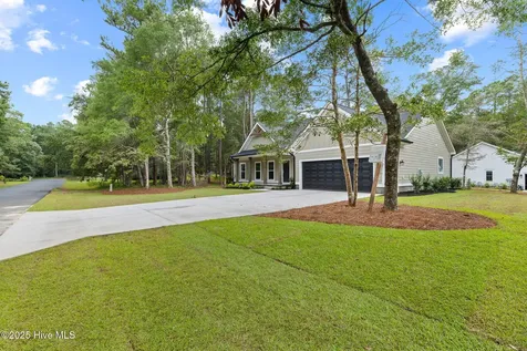 745 Lakeside Drive SE Bolivia NC 28422