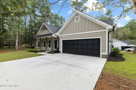 745 Lakeside Drive SE Bolivia NC 28422