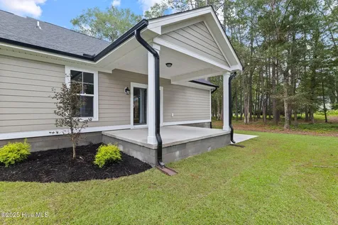 745 Lakeside Drive SE Bolivia NC 28422