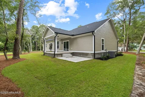 745 Lakeside Drive SE Bolivia NC 28422
